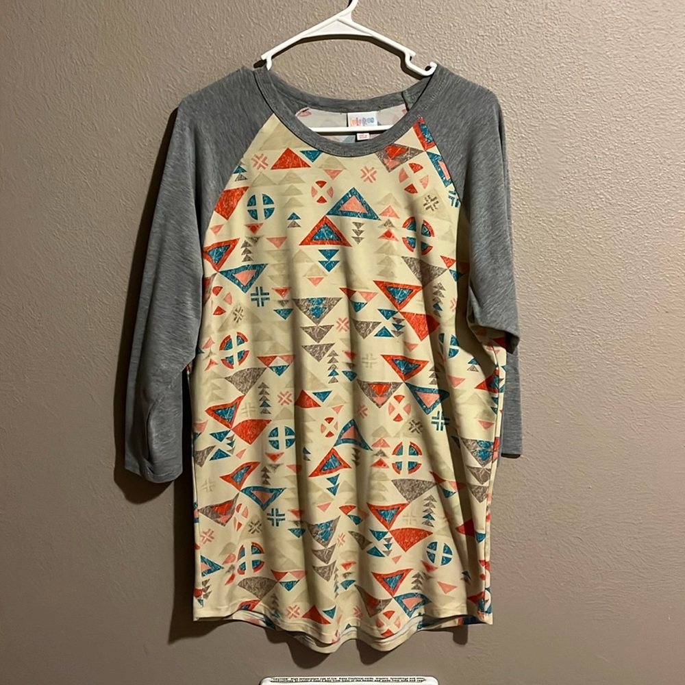 3/4 sleeve tshirt